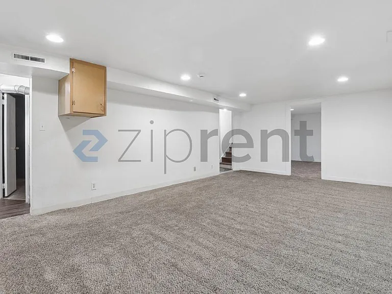 633 E Stuart St — Photo 18