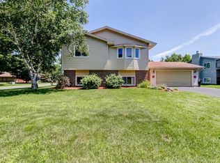 5716 Fawn Ln, Shoreview, MN 55126