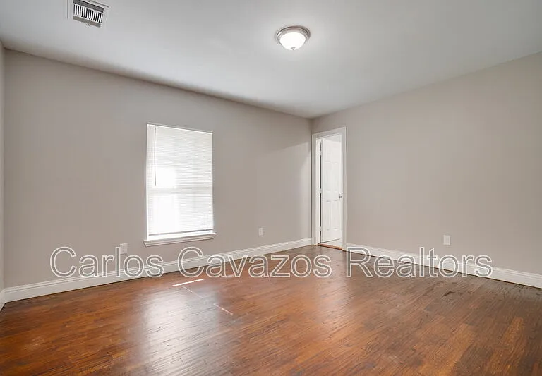 3402 Lawnview Main House Dallas Ter #MAIN HOUSE — Photo 9
