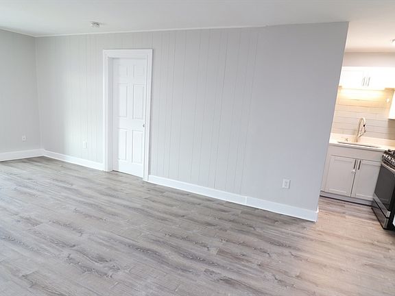 2nd image of 7 High St #11