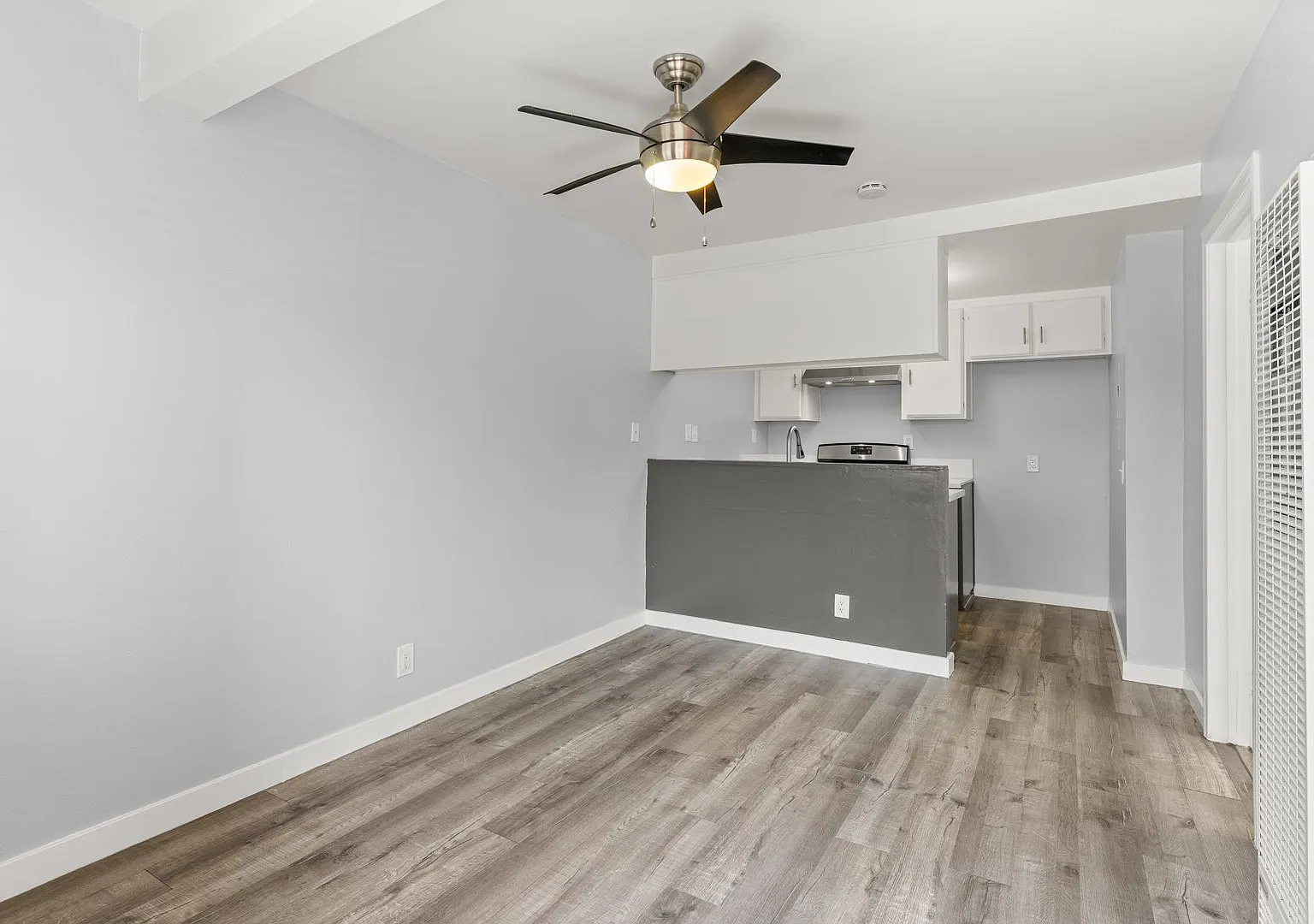 533 E 11th Street — Photo 1