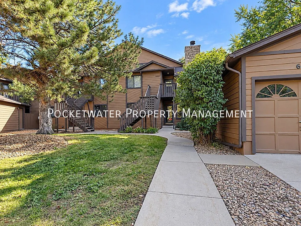 6225 Willow Ln