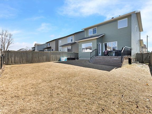 57-1226 37 Ave NW Outside-1_04222025