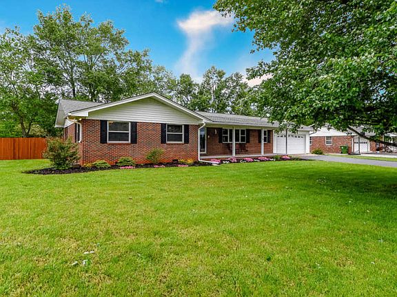 2nd image of 1729 Scenic Dr