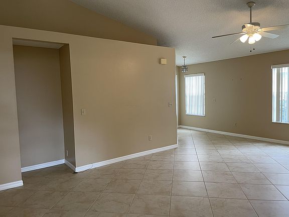 4th image of 6582 Grosvenor Ln