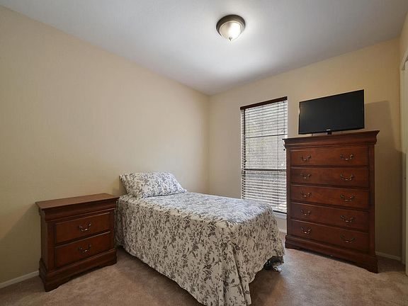 3rd image of 3609 Las Colinas Dr APT A