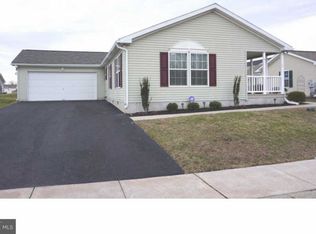 77 Random Rd, Douglassville, PA 19518