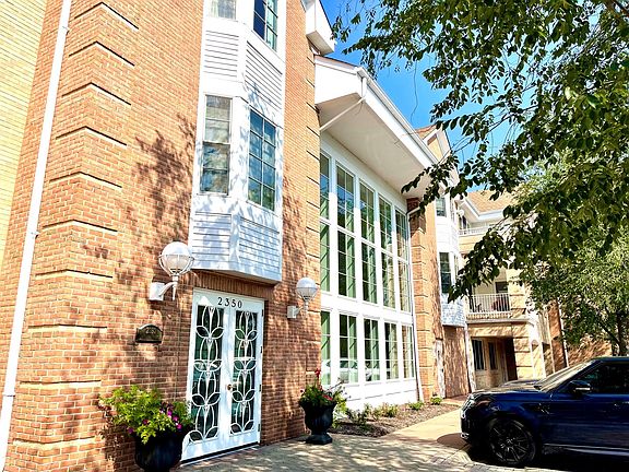 2nd image of 2350 Chestnut Ave Unit 102