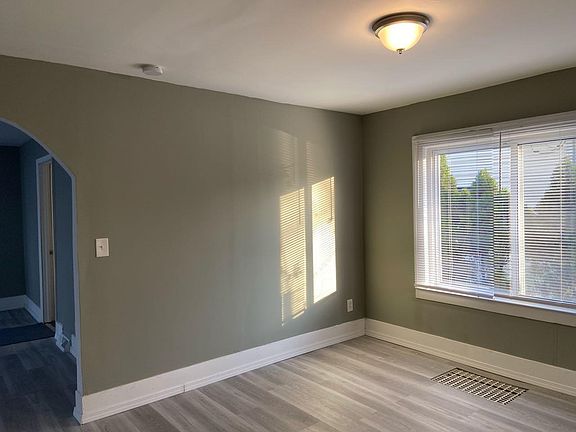 5th image of 2332 Fordham St #1