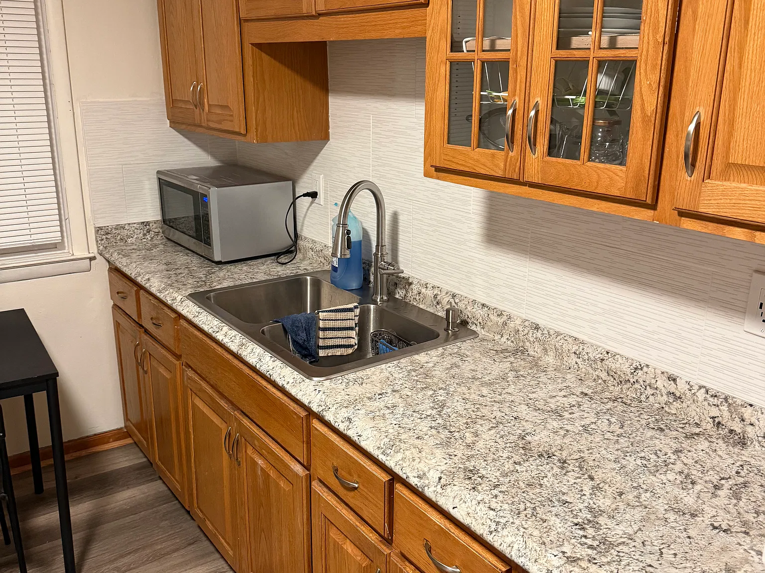 3 bed, 900 sqft, $1,650 — Photo 2