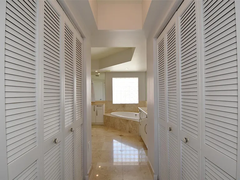 2051 SE 3rd St #509 — Photo 38