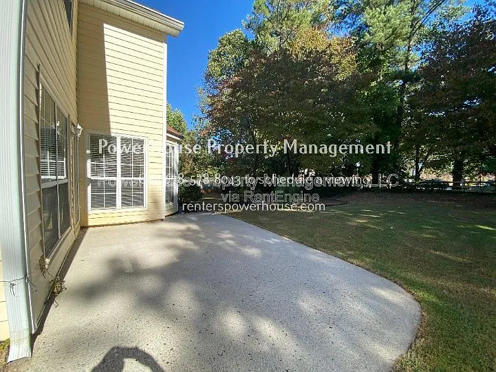 605 Suwanee Lakes Cir — Photo 62