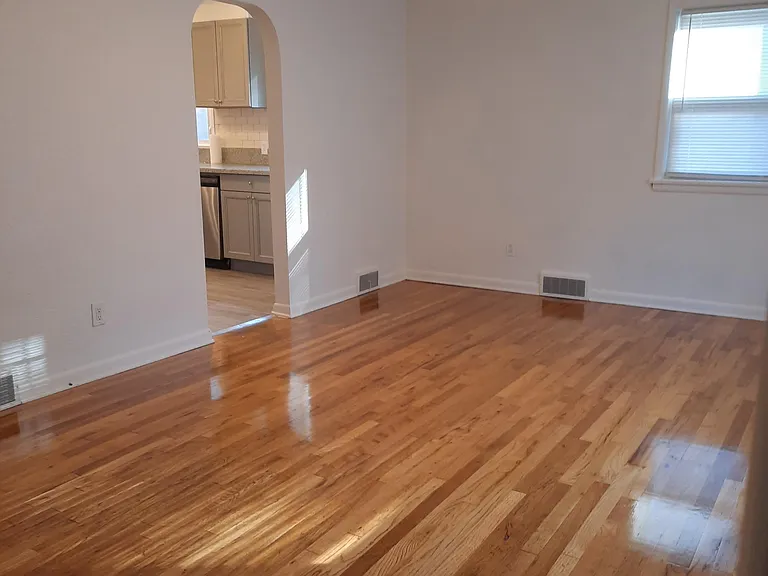 924 Corey St — Photo 5