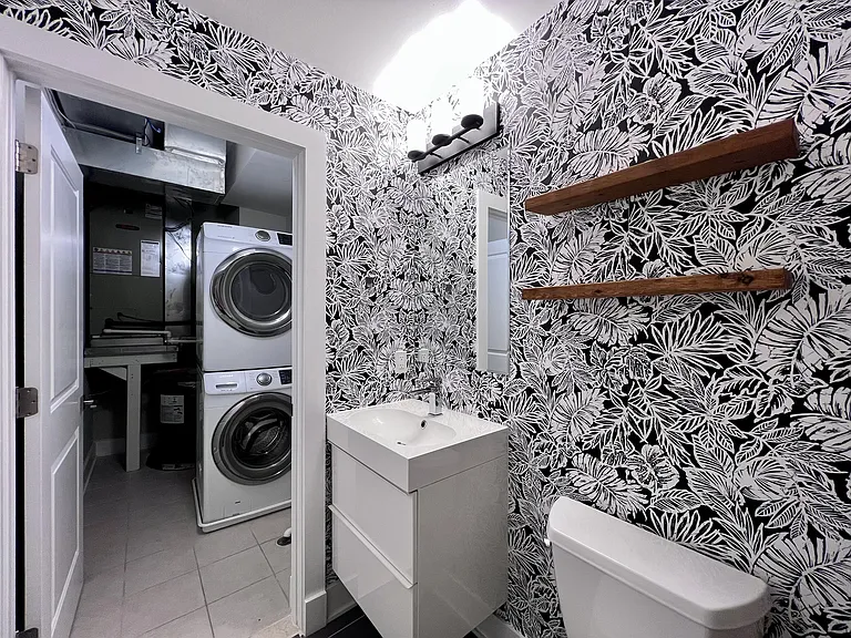 340 Adams St NE #302 — Photo 14