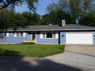 126 Wallace Pl, Waterloo, IA 50702