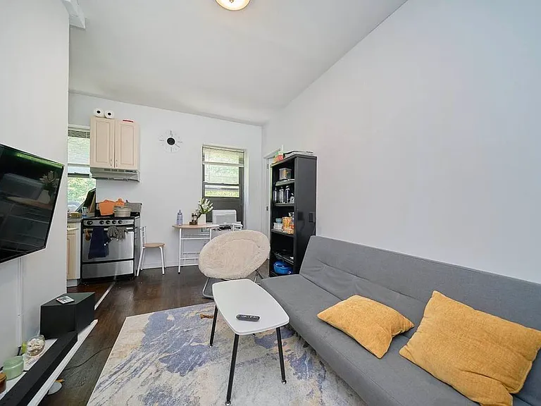 484 9th Ave #1B — Photo 7