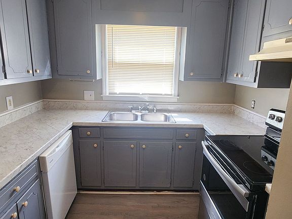 5th image of 4430 Bonnell Dr NW Unit B