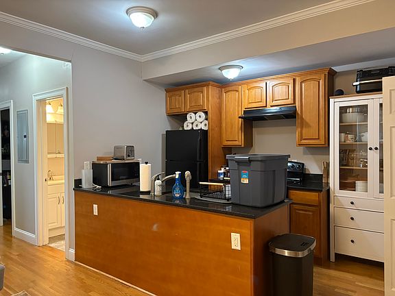 2nd image of 23 Saint Lukes Rd #9