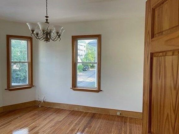 4th image of 121 Federal Ave