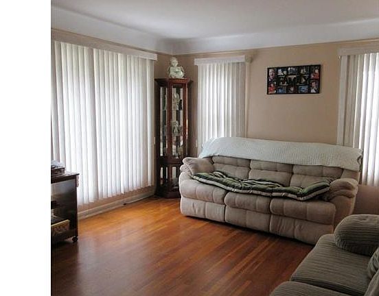 2nd image of 6284 Mandalay Dr