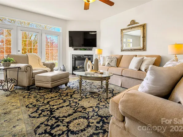 2443 Redmayne Ln, Fort Mill, SC 29715