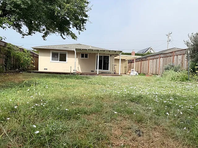 226 Getchell St — Photo 15