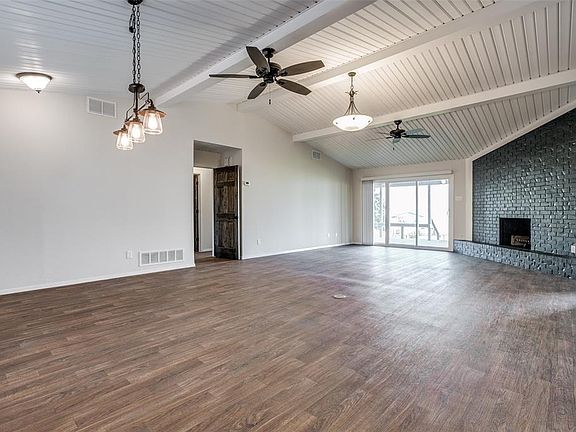 5th image of 329 Bay Ct