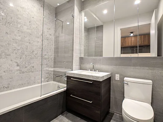 Rented by EXR | media 6