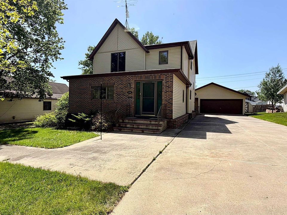 1st image of 214 Peterson St