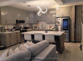 33 Harbour Sq #2407, Toronto, ON M5J 2G2