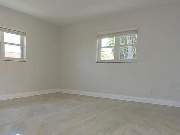 5th image of 1311 SW 12th Ave
