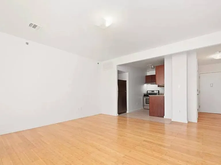 380 Neptune Ave #3 — Photo 4