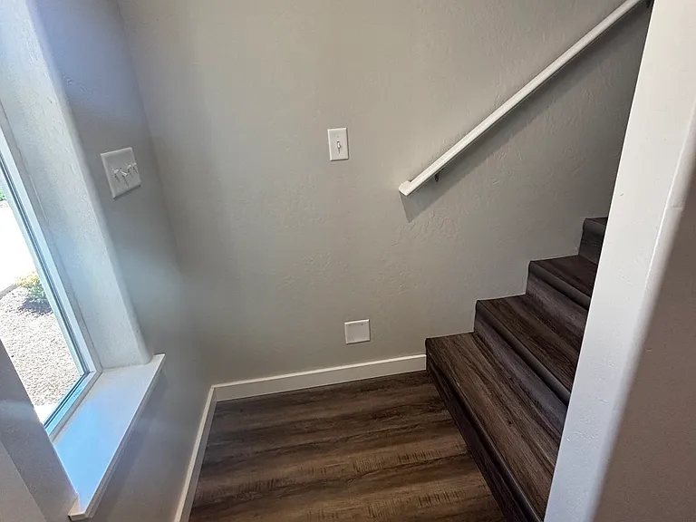 124 SW Donna Jean Way — Photo 4