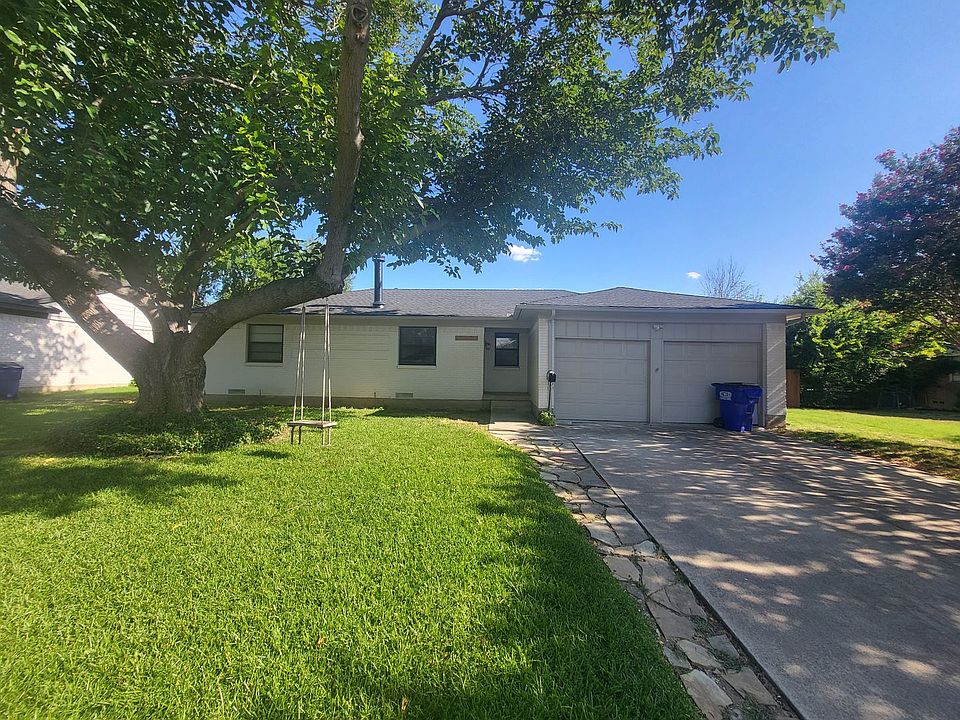 1st image of 2964 Mark Twain Dr