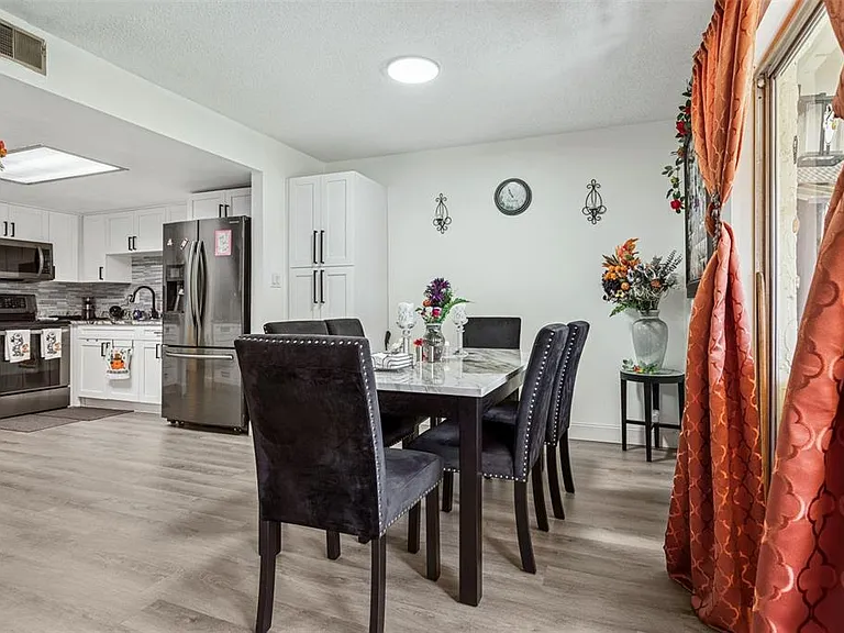 7501 Dolonita Dr #7501 — Photo 8
