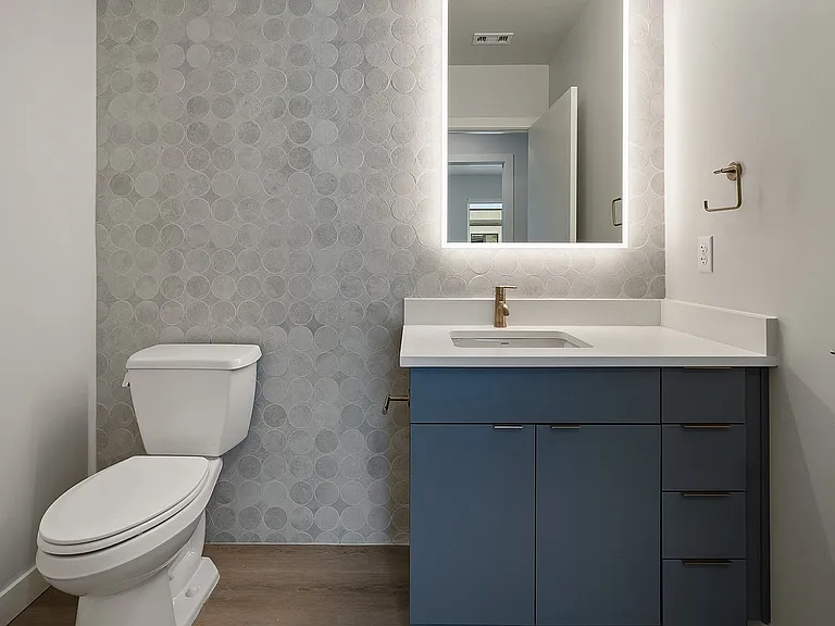 Dione | Guest Bathroom