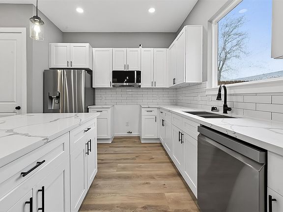 2nd image of 2026 Wavell St
