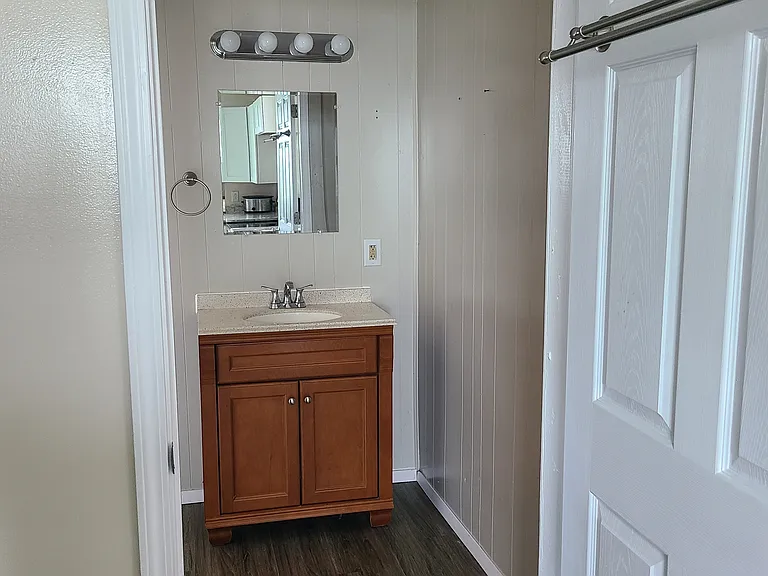110 Summers St — Photo 34