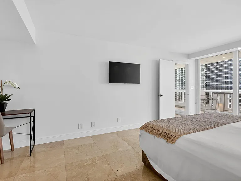 1717 N Bayshore Dr #A-2935 — Photo 24