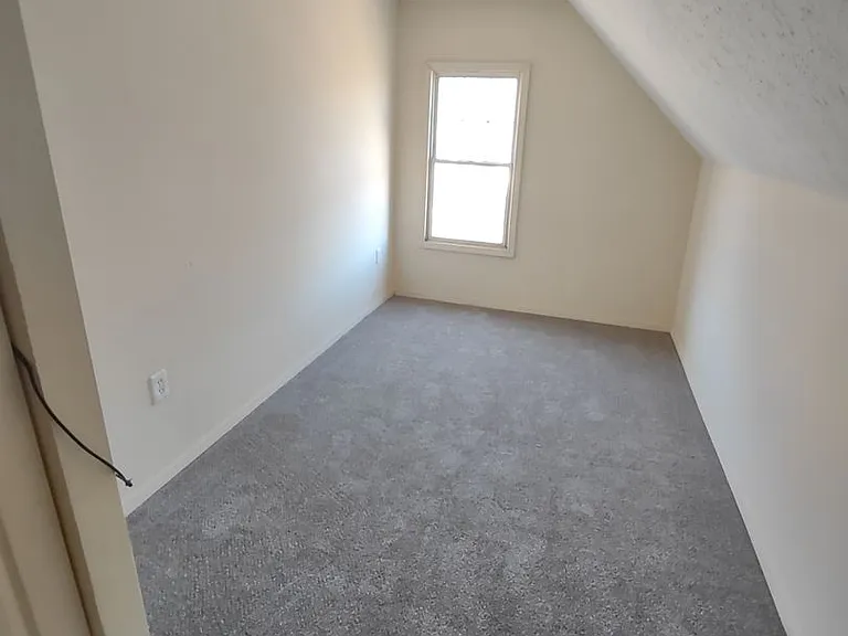 1459 Ridgewood Ave — Photo 4