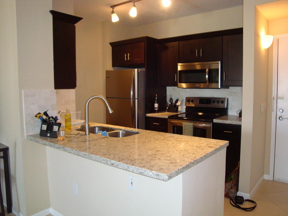 1st image of 630 S Sapodilla Avenue #Ph29