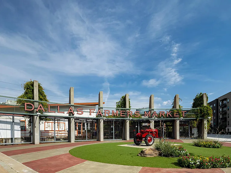 Discover fresh living at Modera St. Paul, just minutes from the bustling Dallas Farmers Market.