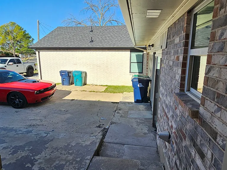1401 E Sherman Dr — Photo 26