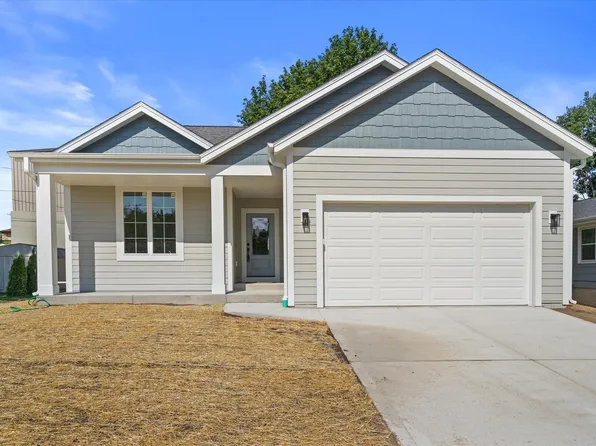 772 Eastern AVENUE, West Bend, WI 53095