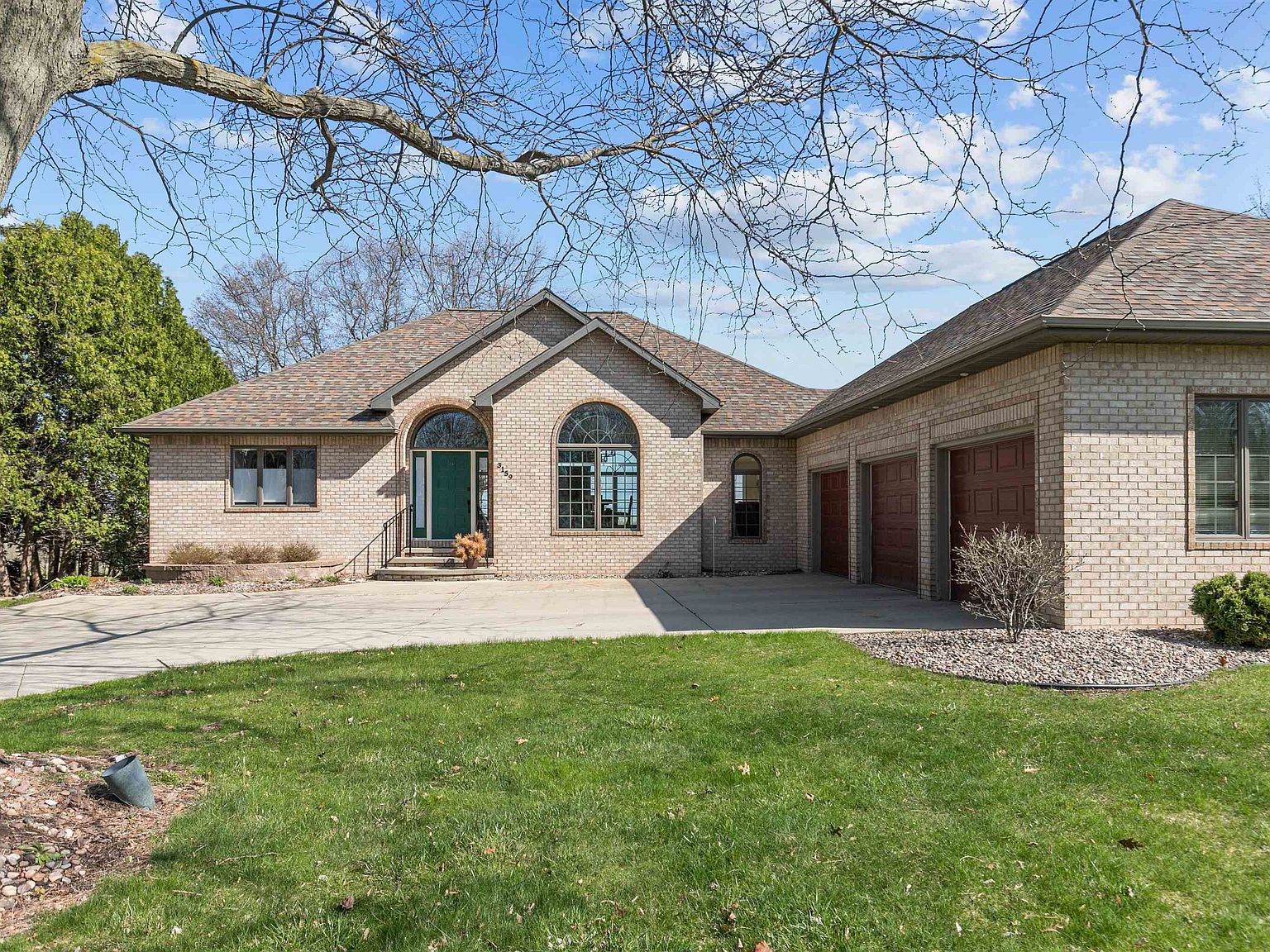 3159 Bay View Dr, Green Bay, WI 54311 | Zillow