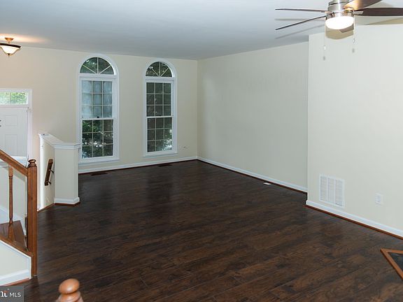 3rd image of 46836 Trumpet Cir