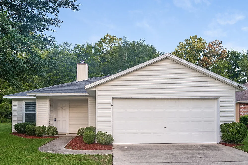 3 bed, 2.0 bath, 1336 sqft, $1,890 — Photo 1