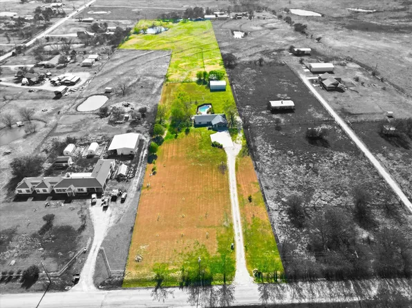 3873 Lois Rd E, Sanger, TX 76266