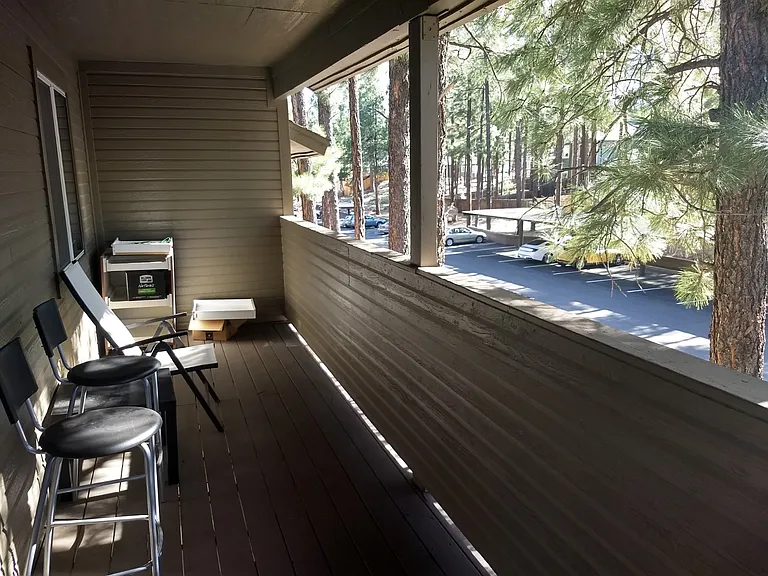 1385 W University Ave — Photo 2