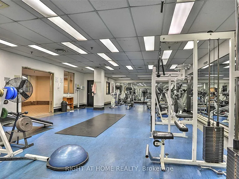 717 Bay St #906 — Photo 14